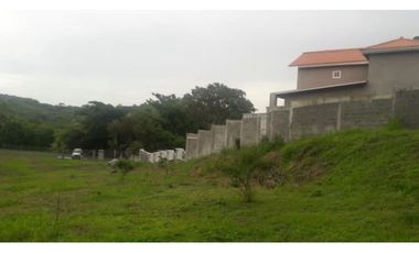 SAN CARLOS / LAS LAJAS / 2406M / SOBRE CARRETERA / TERRENO PLANO