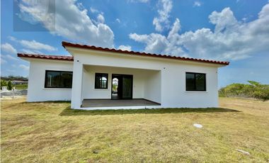 VENTA DE CASA CAMPESTRE EN HACIENDA PACFICA, CERCA DEL MAR (MC)