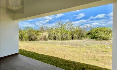 VENTA DE CASA CAMPESTRE EN HACIENDA PACFICA, CERCA DEL MAR (MC)
