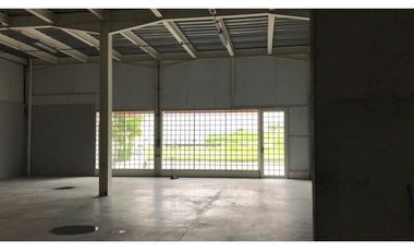 Se Alquila Galera / Parque Industrial Las Américas / 795m2