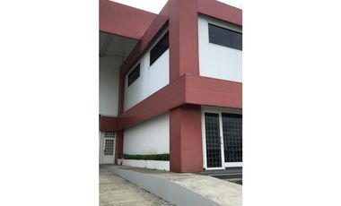 Se Alquila Galera / Parque Industrial Las Américas / 795m2