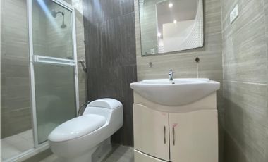 Casa Unifamiliar Remodelada de Esquina en Las Cumbres en Venta - LH