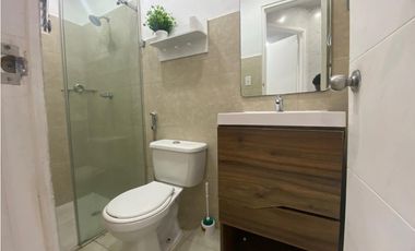 Casa Unifamiliar Remodelada de Esquina en Las Cumbres en Venta - LH