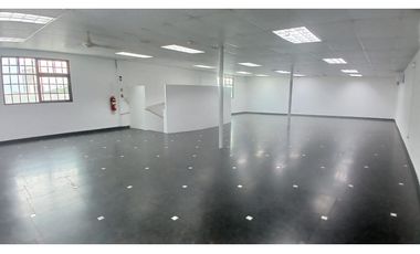 COD20 EDIFICIO DE TRES NIVELES - EL DORADO VA LA AMISTAD