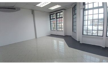 COD20 EDIFICIO DE TRES NIVELES - EL DORADO VA LA AMISTAD