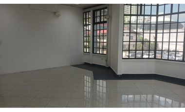 COD20 EDIFICIO DE TRES NIVELES - EL DORADO VA LA AMISTAD