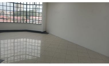 COD20 EDIFICIO DE TRES NIVELES - EL DORADO VA LA AMISTAD