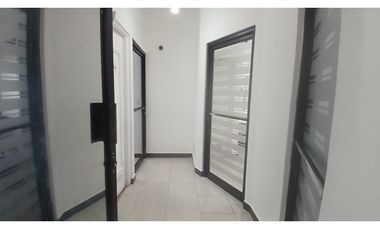 COD20 EDIFICIO DE TRES NIVELES - EL DORADO VA LA AMISTAD