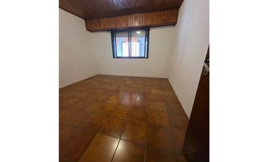 CASA EN VENTA-BARRIO UNIVERSIDAD