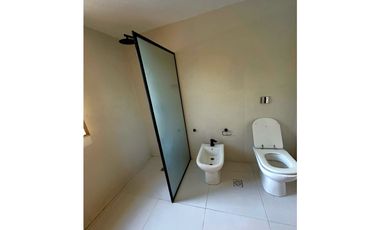 ALQUILER – CASA CON PISCINA EN DOLORES