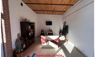 SE VENDE CASA DOS DORMITORIOS SOBRE PASAJE MA ELENA WOLSH - ALMAFUERTE