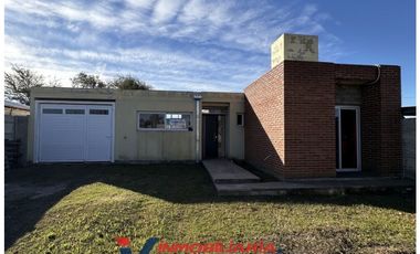 SE VENDE CASA DOS DORMITORIOS SOBRE PASAJE MA ELENA WOLSH - ALMAFUERTE