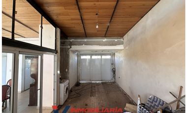 SE VENDE CASA DOS DORMITORIOS SOBRE PASAJE MA ELENA WOLSH - ALMAFUERTE