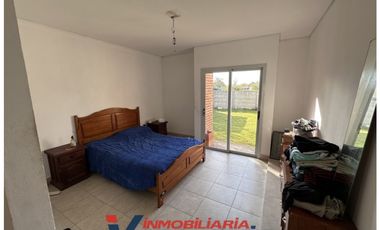 SE VENDE CASA DOS DORMITORIOS SOBRE PASAJE MA ELENA WOLSH - ALMAFUERTE