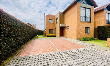 ARRIENDO CASA DE 167M2 EN HACIENDA FONTANAR