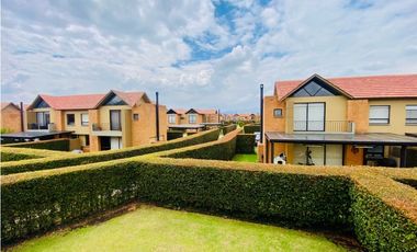 ARRIENDO CASA DE 167M2 EN HACIENDA FONTANAR