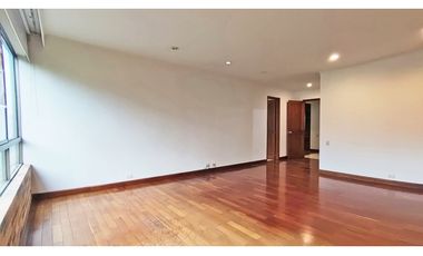 Vendo apto Poblado Tr. superior, piso alto, vista a verde, sin ruido