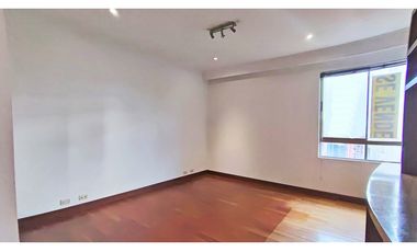 Vendo apto Poblado Tr. superior, piso alto, vista a verde, sin ruido
