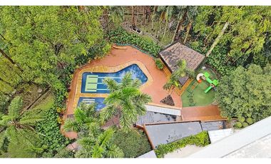 Vendo apto Poblado Tr. superior, piso alto, vista a verde, sin ruido