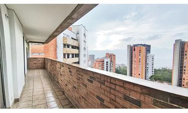 Vendo apto Poblado Tr. superior, piso alto, vista a verde, sin ruido
