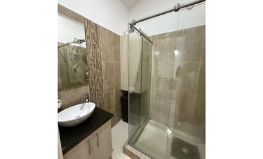 VENTA DE CASA VEHICULAR REMODELADA BARRIO CORALES PEREIRA