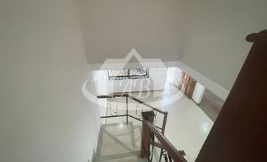 CASA EN ARRIENDO BARRIO URBINA|1749