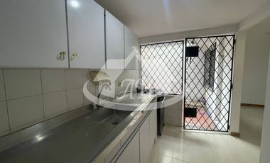 CASA EN ARRIENDO BARRIO URBINA|1749
