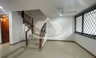 CASA EN ARRIENDO BARRIO URBINA|1749