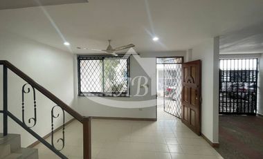 CASA EN ARRIENDO BARRIO URBINA|1749