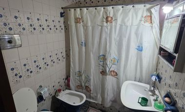 CASA MULTIFAMILIAR EN VENTA , GARAGE Y PATIO