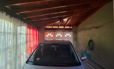CASA MULTIFAMILIAR EN VENTA , GARAGE Y PATIO