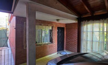 CASA MULTIFAMILIAR EN VENTA , GARAGE Y PATIO