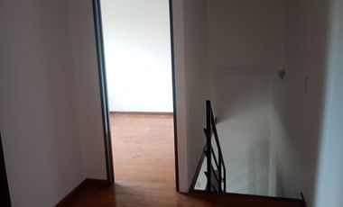 DUPLEX 3 AMBIENTES EN  ALQUILER CON COCHERA