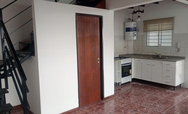 DUPLEX 3 AMBIENTES EN  ALQUILER CON COCHERA
