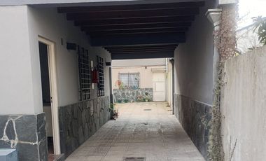 DUPLEX 3 AMBIENTES EN  ALQUILER CON COCHERA