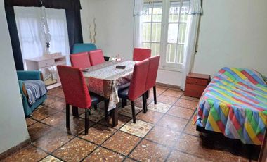 CASA 3 AMBIENTES VENTA TEMPERLEY JARDIN Y COCHERA