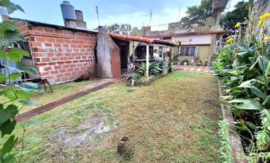 CASA 3 AMBIENTES VENTA TEMPERLEY JARDIN Y COCHERA