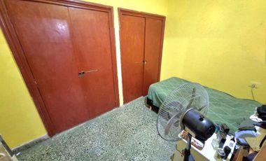 CASA 3 AMBIENTES VENTA TEMPERLEY JARDIN Y COCHERA