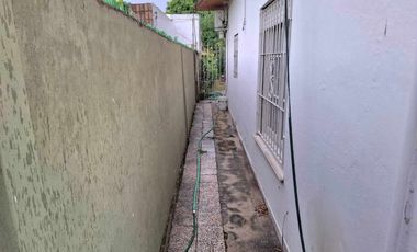 CASA 3 AMBIENTES VENTA TEMPERLEY JARDIN Y COCHERA