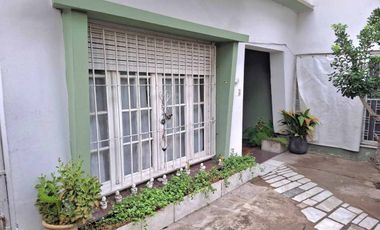 CASA 3 AMBIENTES VENTA TEMPERLEY JARDIN Y COCHERA