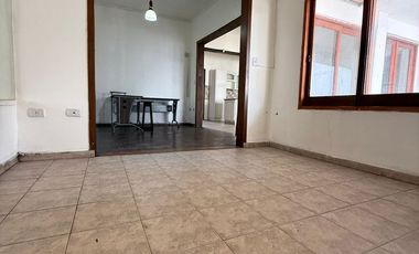 Casa 5 ambientes en venta en ezpeleta, quilmes