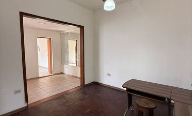 Casa 5 ambientes en venta en ezpeleta, quilmes