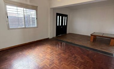 Casa 5 ambientes en venta en ezpeleta, quilmes