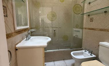 Casa 5 ambientes en venta en ezpeleta, quilmes
