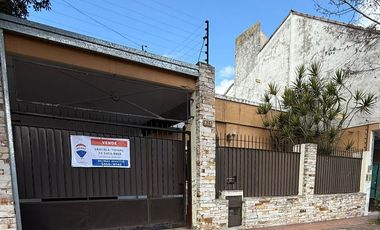 Casa 5 ambientes en venta en ezpeleta, quilmes