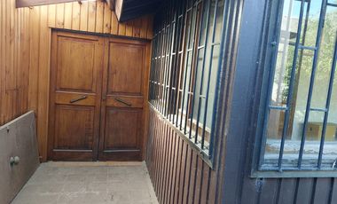 SE VENDE LINDA CASA ESQUINA EN MACUL