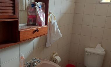 SE VENDE LINDA CASA ESQUINA EN MACUL