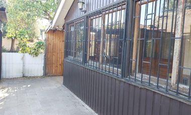 SE VENDE LINDA CASA ESQUINA EN MACUL