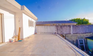 VENTA CASA 5 AMBIENTES VILLA ADELINA