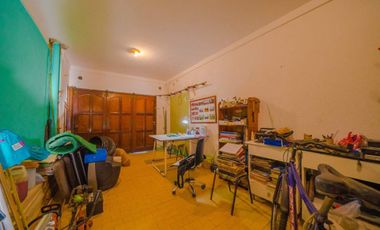 VENTA CASA 5 AMBIENTES VILLA ADELINA